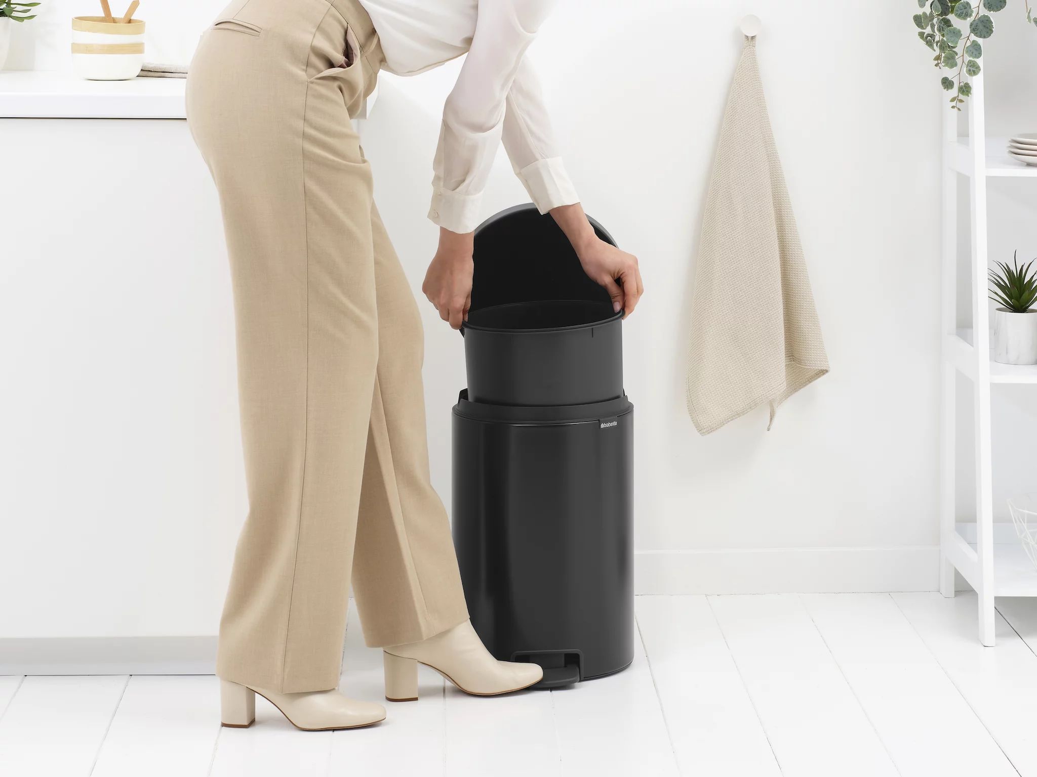 Brabantia newIcon Treteimer, 20l, Matt Black