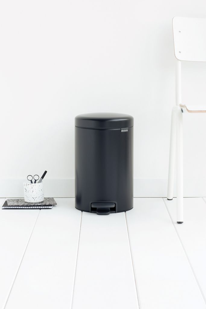 Brabantia NewIcon Treteimer, 12l, Matt Black