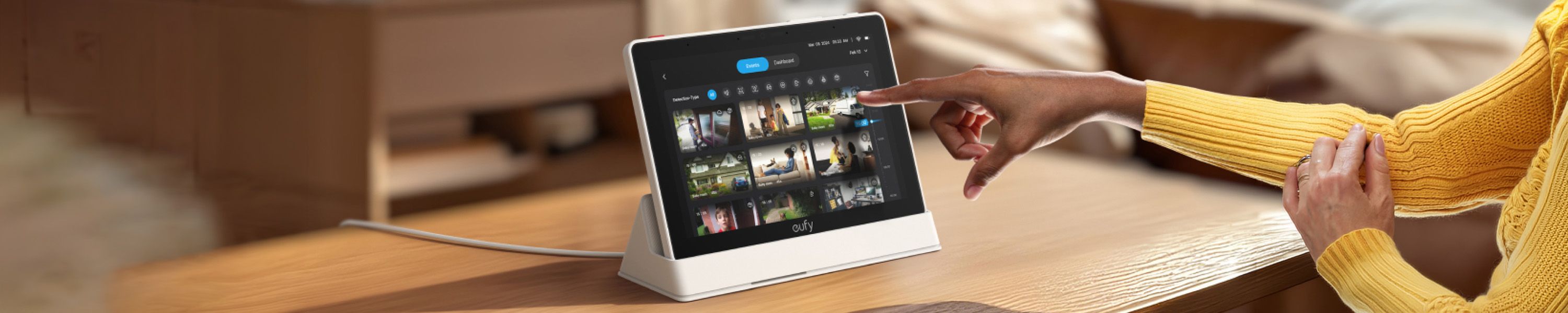 Eufy Smart Display zur Steuerung und Anzeige verbundener Sicherheitskameras im Smart Home