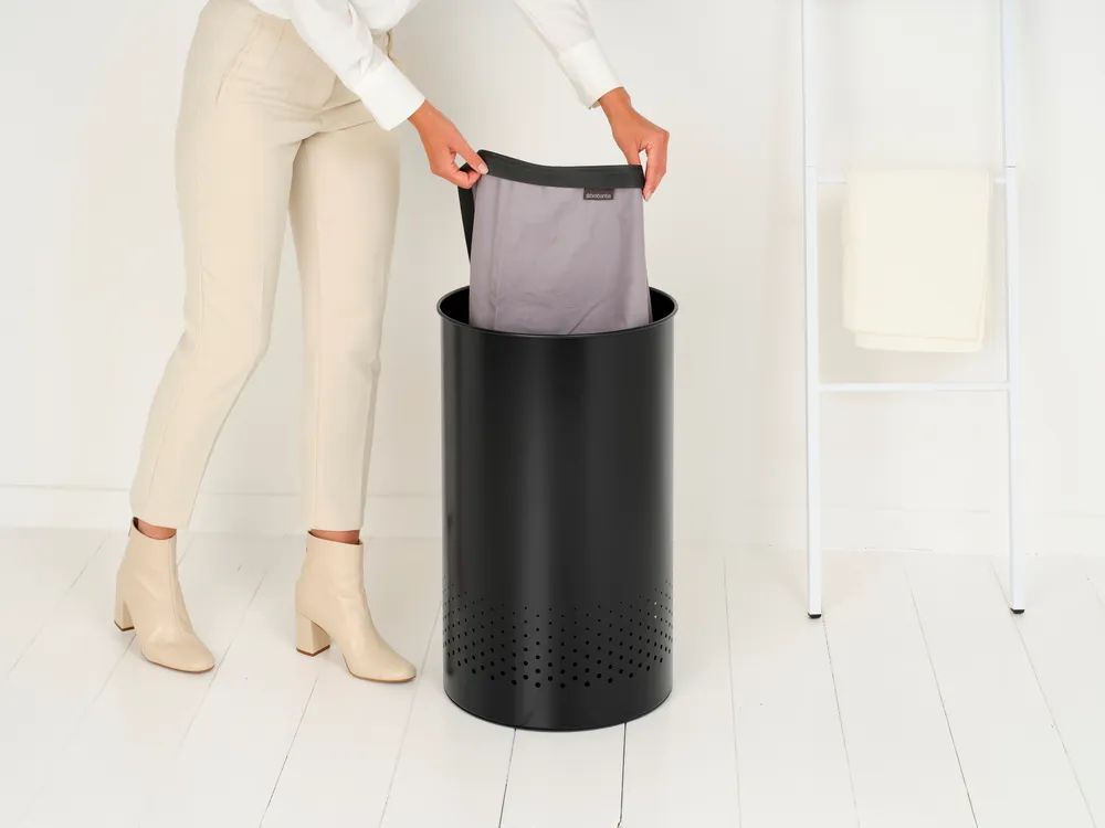 Brabantia Wäschebox 60L, Kunststoffdeckel - Matt Black