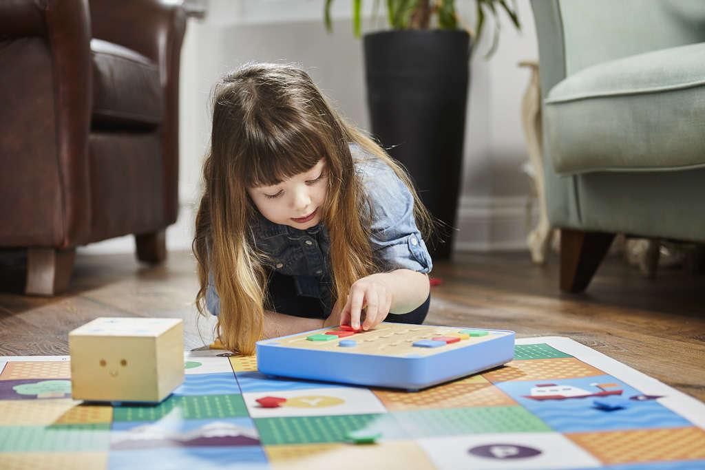 Primo Toys Cubetto MINT Coding Roboter aus Holz