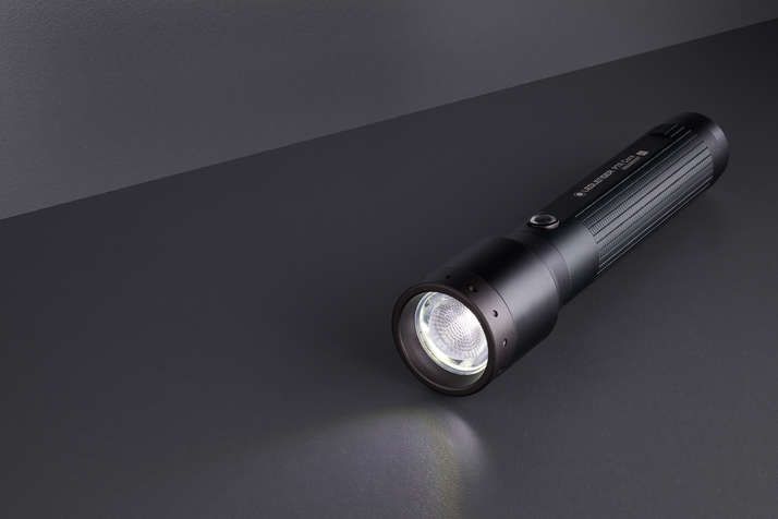 Ledlenser LED TASCHENLAMPE 1XAKKU 1400LM / LEDLEN P7R CORE IP68 502181