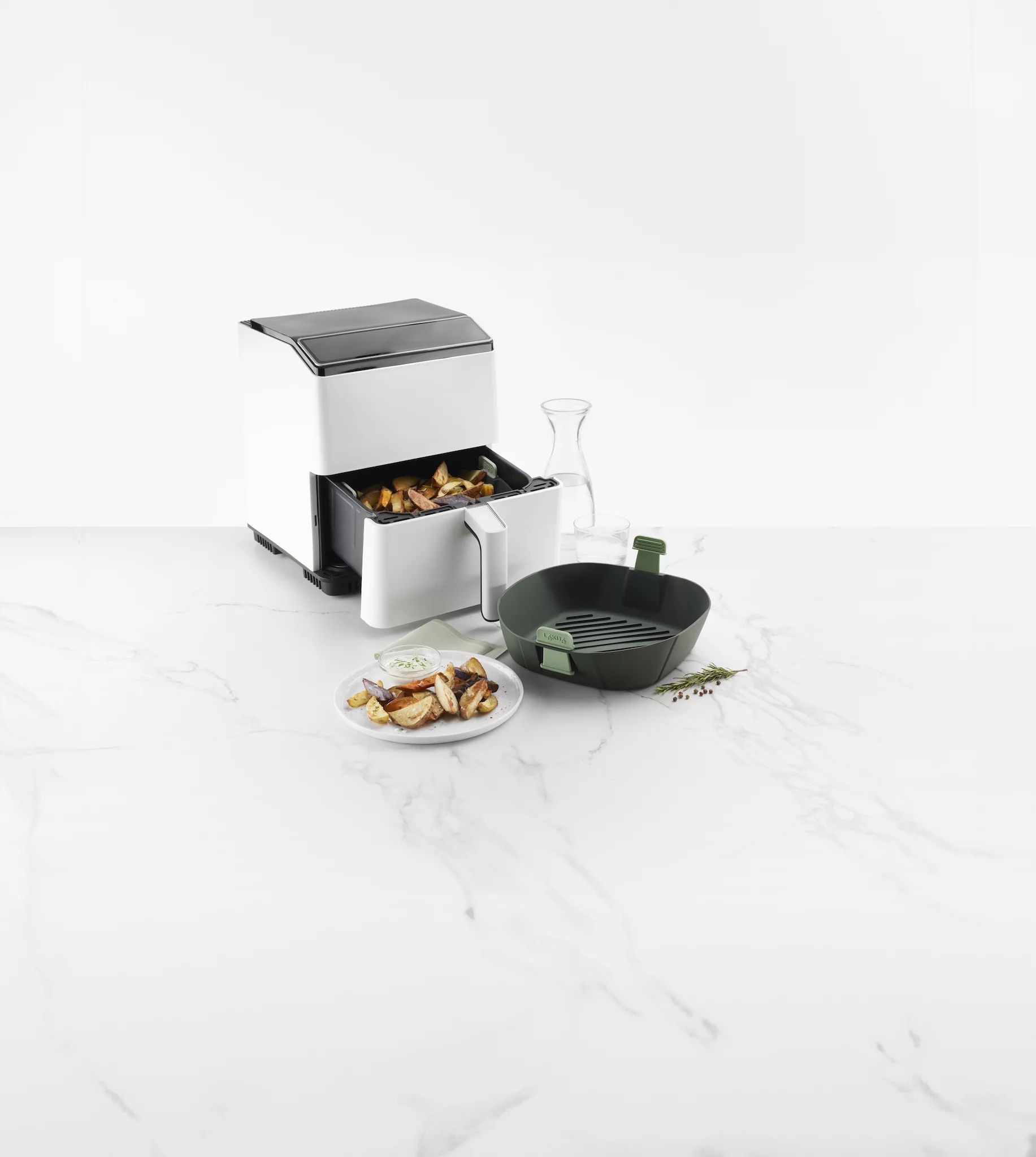 LéKUé Air Fryer Basket XL