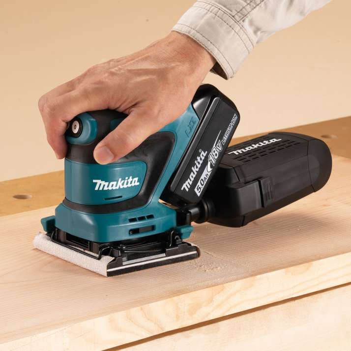 Makita DBO480RTJ