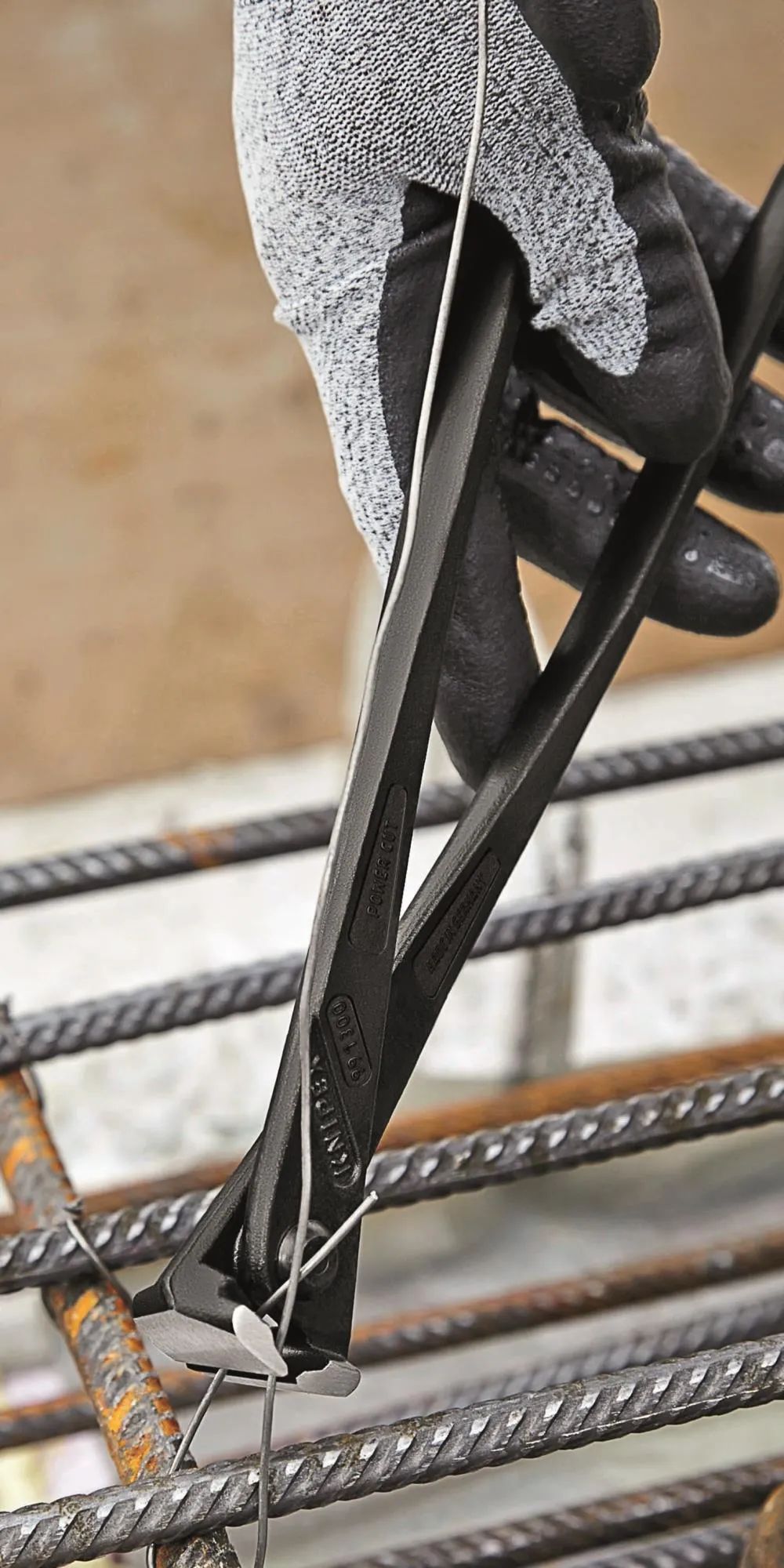KNIPEX Kraft-Monierzange hochübersetzt schwarz atramentiert 300 mm
