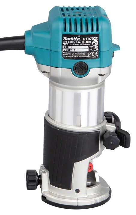 Makita RT0702C