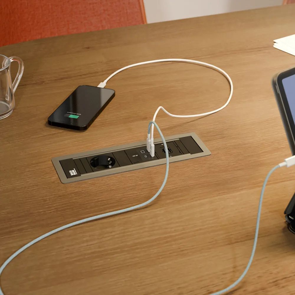 BACHMANN POWER FRAME 1xCEE7/3, 1xUSB C/C 45W 1xCM L=0,2m