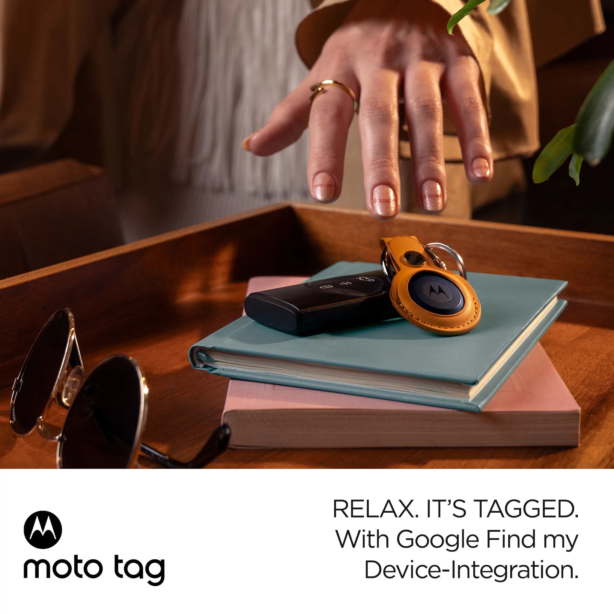 Motorola moto g77 8/256GB, PANTONE® Black Olive inkl. MOTOROLA moto tag, Starlight Blue - SET