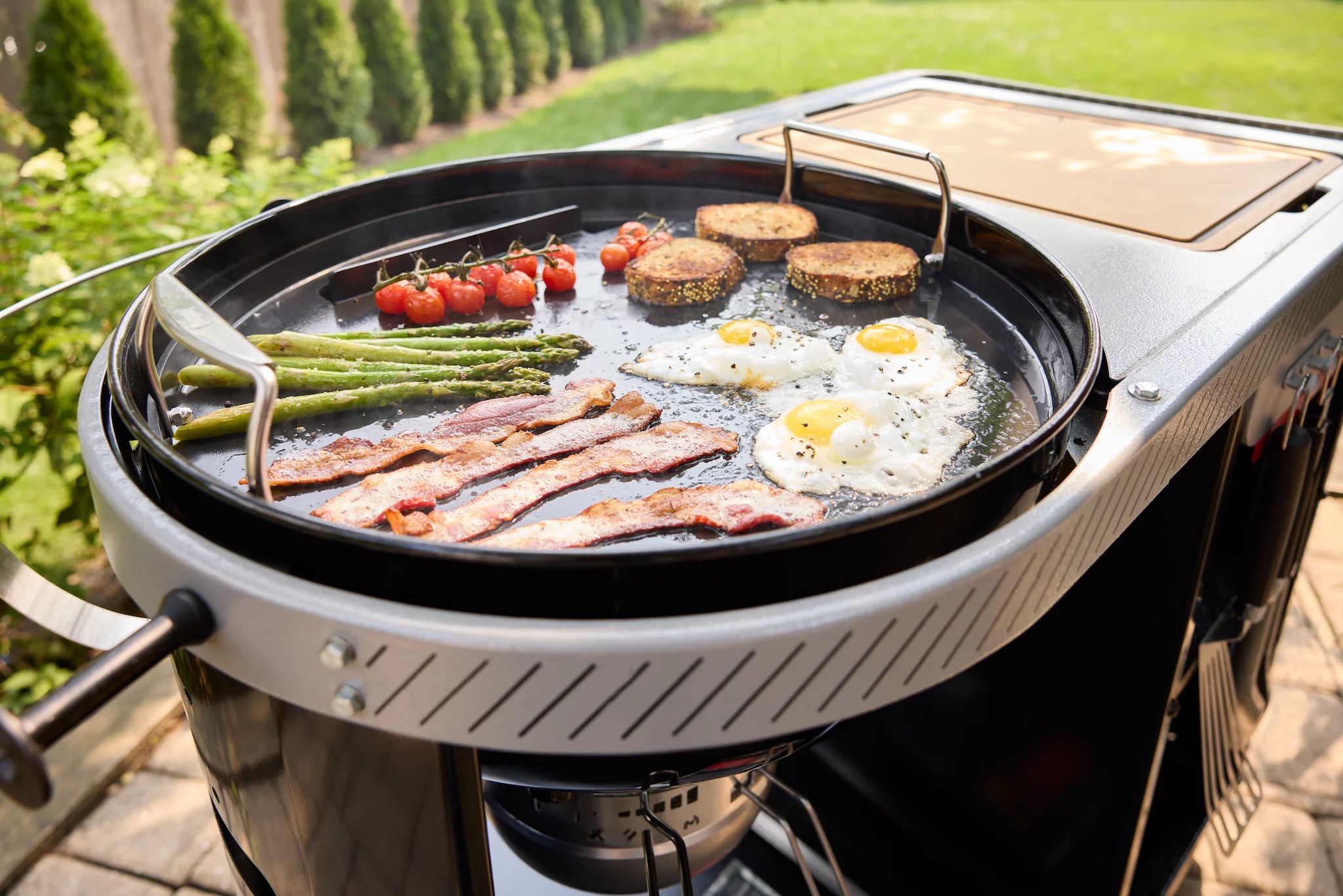 Weber Performer Premium, 57cm