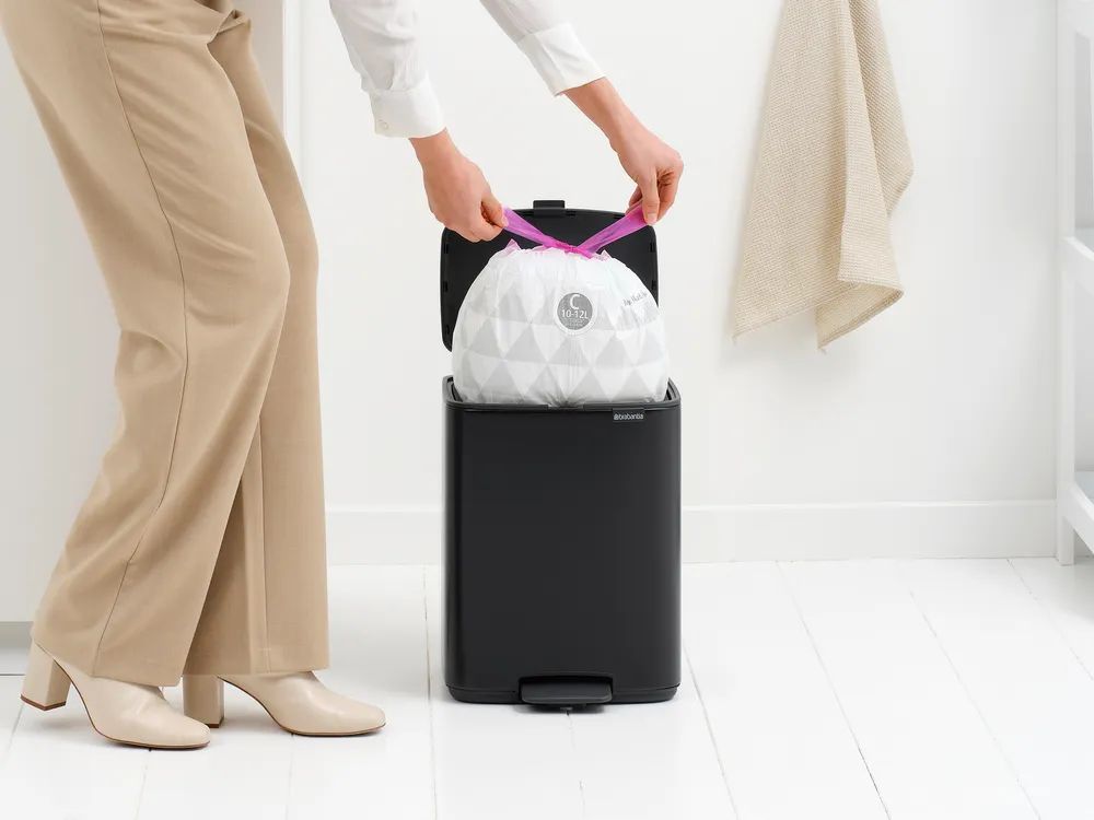 Brabantia Bo Treteimer, 12L - Matt Black