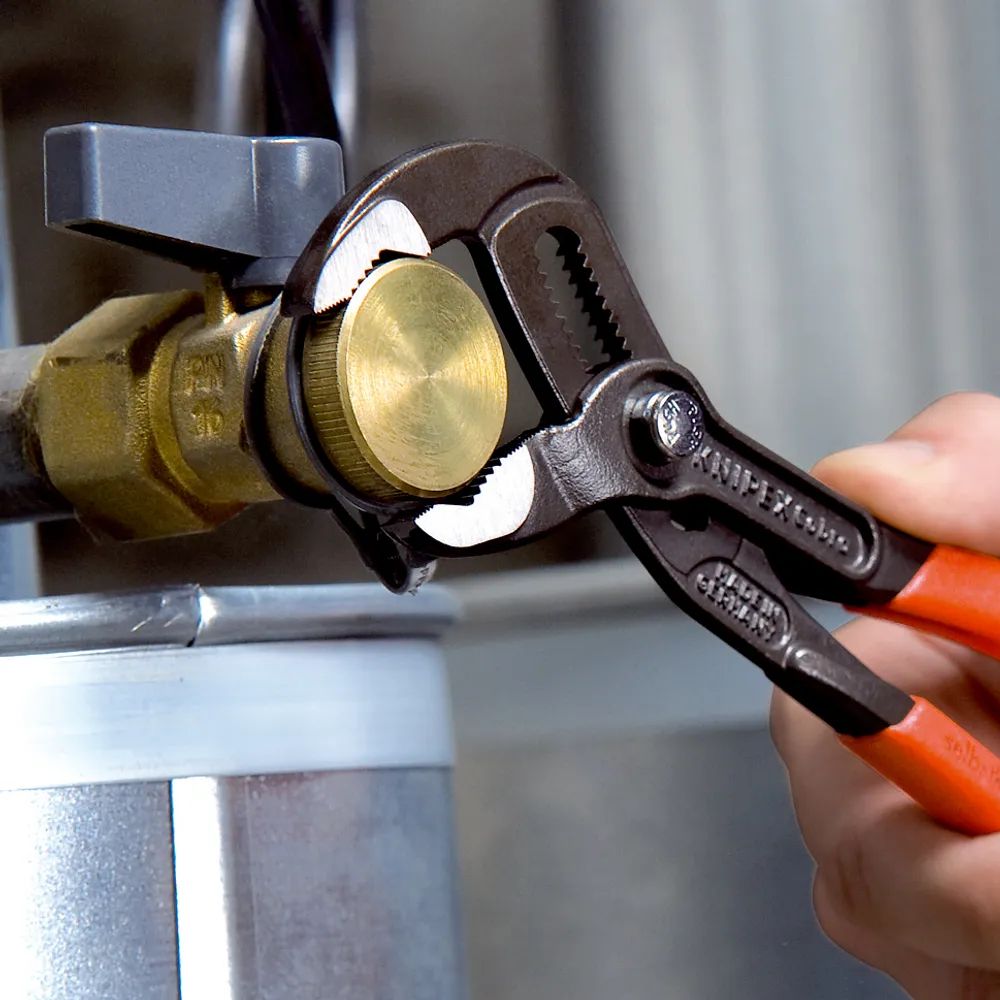 KNIPEX Cobra® Hightech-Wasserpumpenzange mit Mehrkomponenten-Hüllen verchromt 300 mm