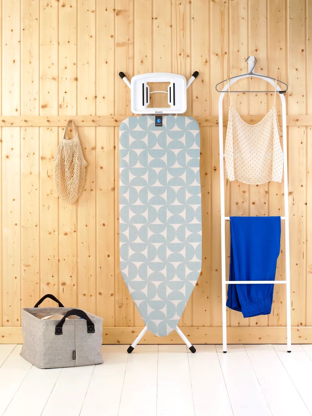 Brabantia Bügeltisch C, 124x45cm, Dst-Mulde Solide - Fresh Breeze