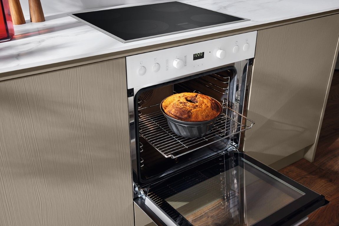 Miele Einbau-Herd H 2455 E Brilliantweiß
