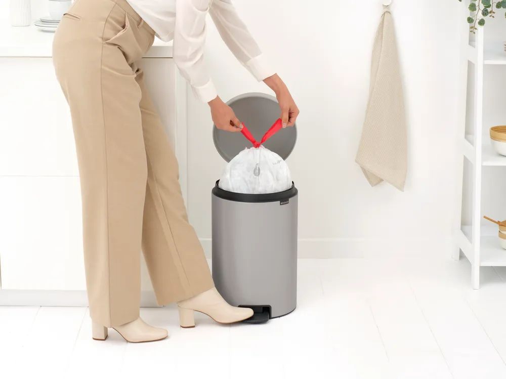 Brabantia NewIcon Treteimer, 20L - Soft Grey