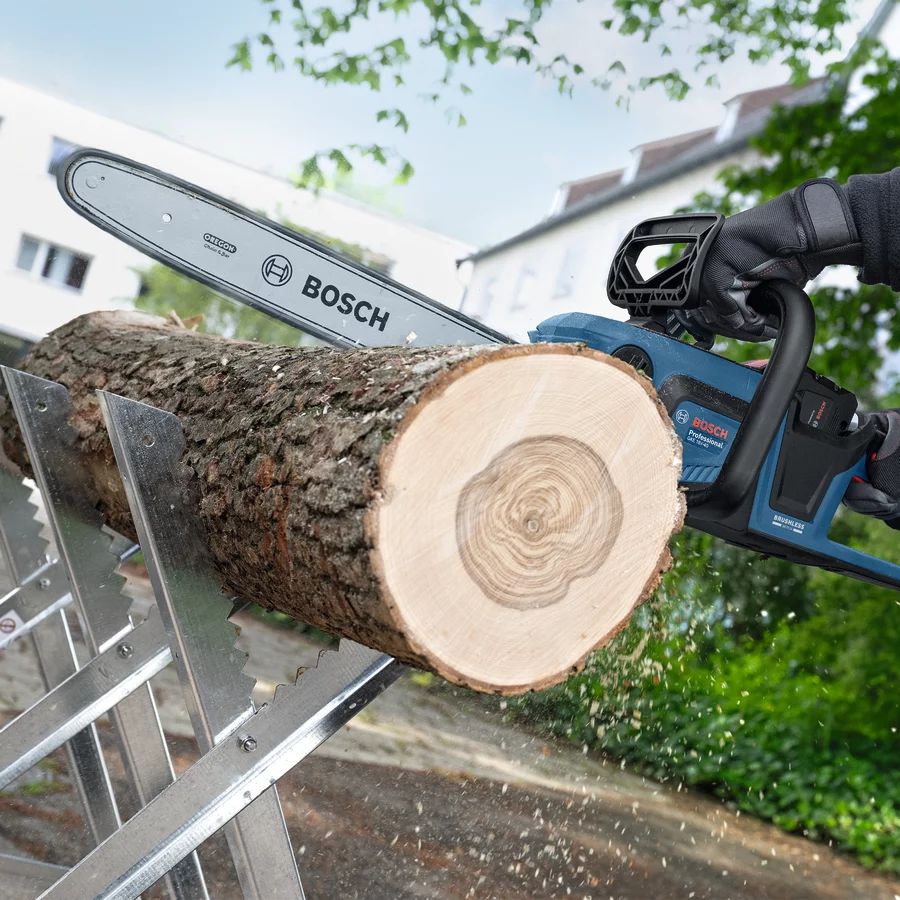 Bosch GKE 18V-40 Akku-Kettensäge Kit