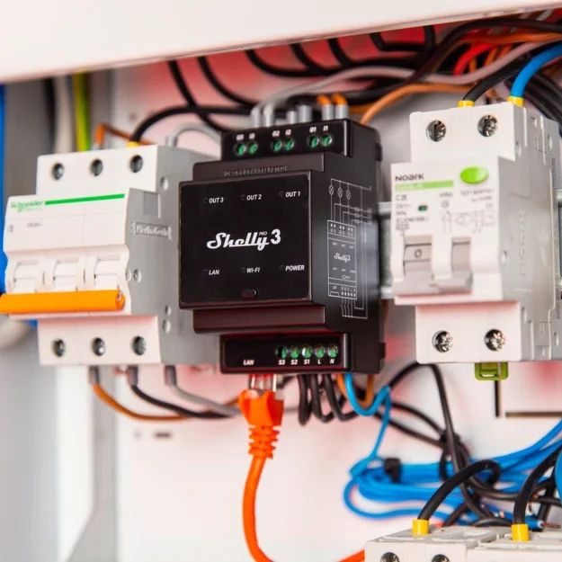 Shelly Pro 3 W LAN Schaltaktor/3x16A/LAN/WLAN/Hutschiene