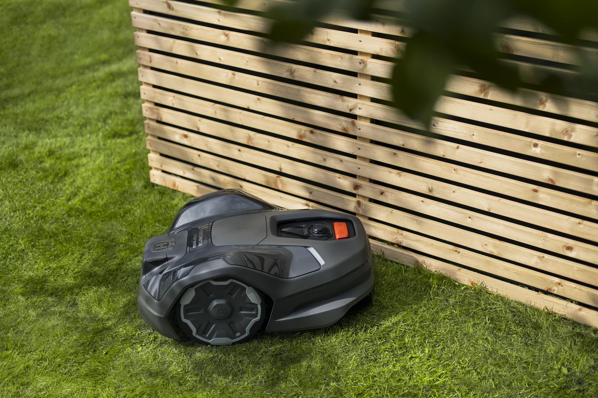 Husqvarna Automower® 310E NERA + Husqvarna EPOS Plug-in NERA - SET