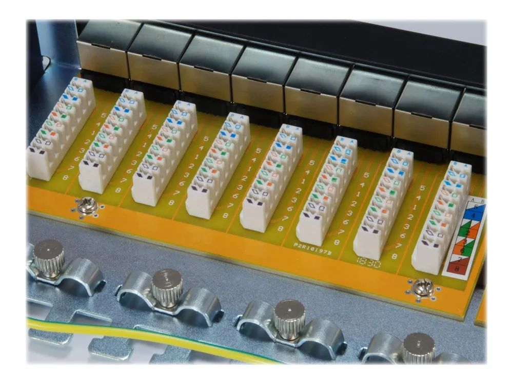 Equip Pro - Patch Panel - CAT 6a - RJ-45 X 24 - Schwarz - 1U - 48.3 cm (19")