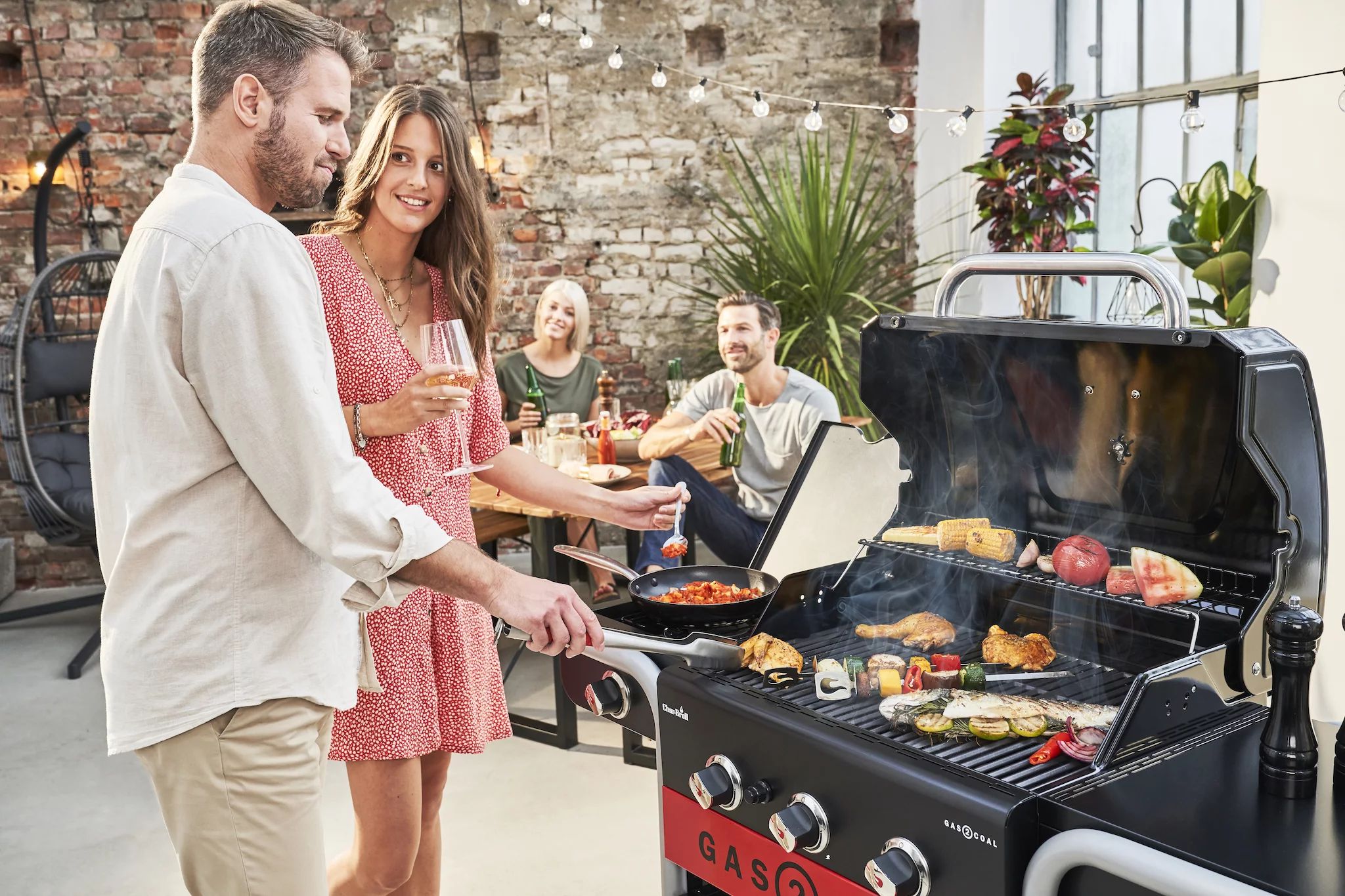 Char Broil Gas2Coal 2.0 330