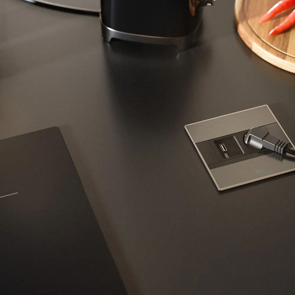 BACHMANN SENSE schwarz 1x CEE7/3, 1x USB A/C L=2,0m AEH