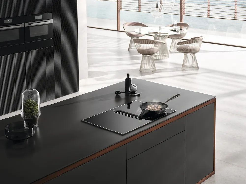 Miele Induktionskochfeld mit integr. Wrasenabzug KMDA 7473-1 FR
