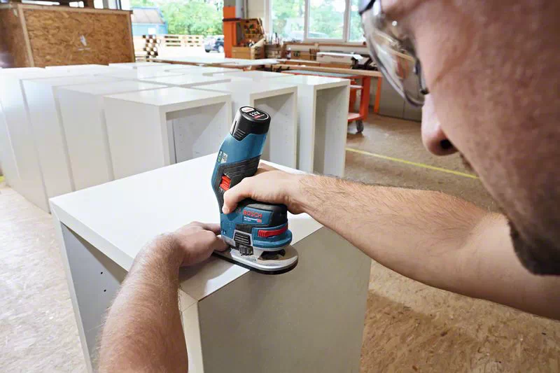 Bosch Professional GKF 12V-8, 2x3,0 Ah