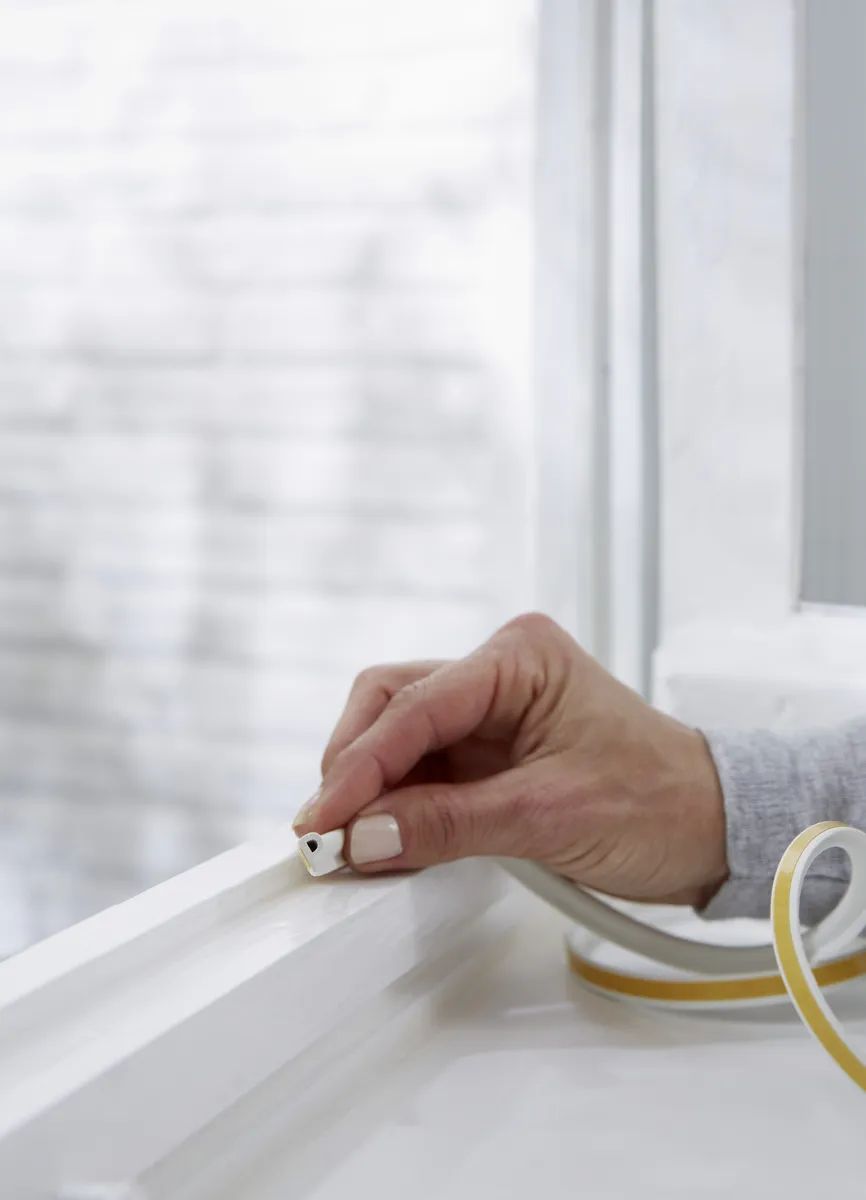 tesamoll® Insulation P-Profil weiß 6m × 9mm, Energiesparend