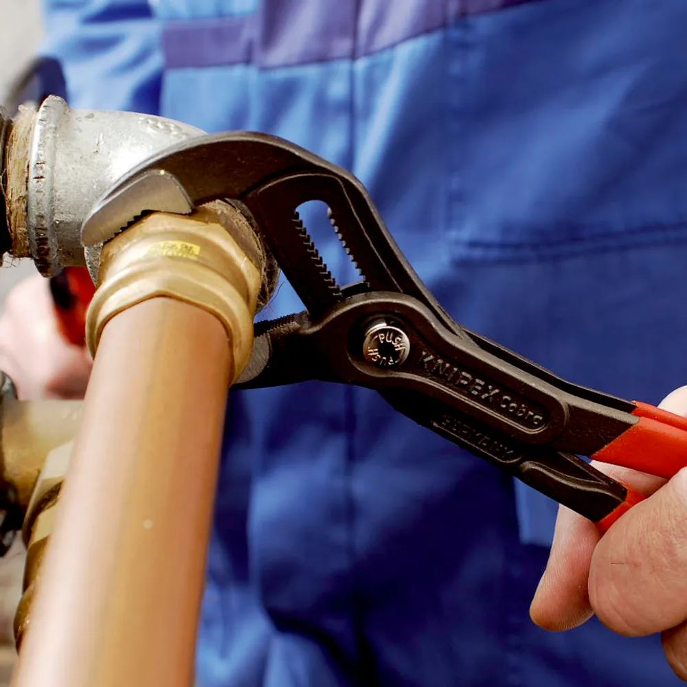 KNIPEX Cobra® Hightech-Wasserpumpenzange mit Mehrkomponenten-Hüllen verchromt 300 mm