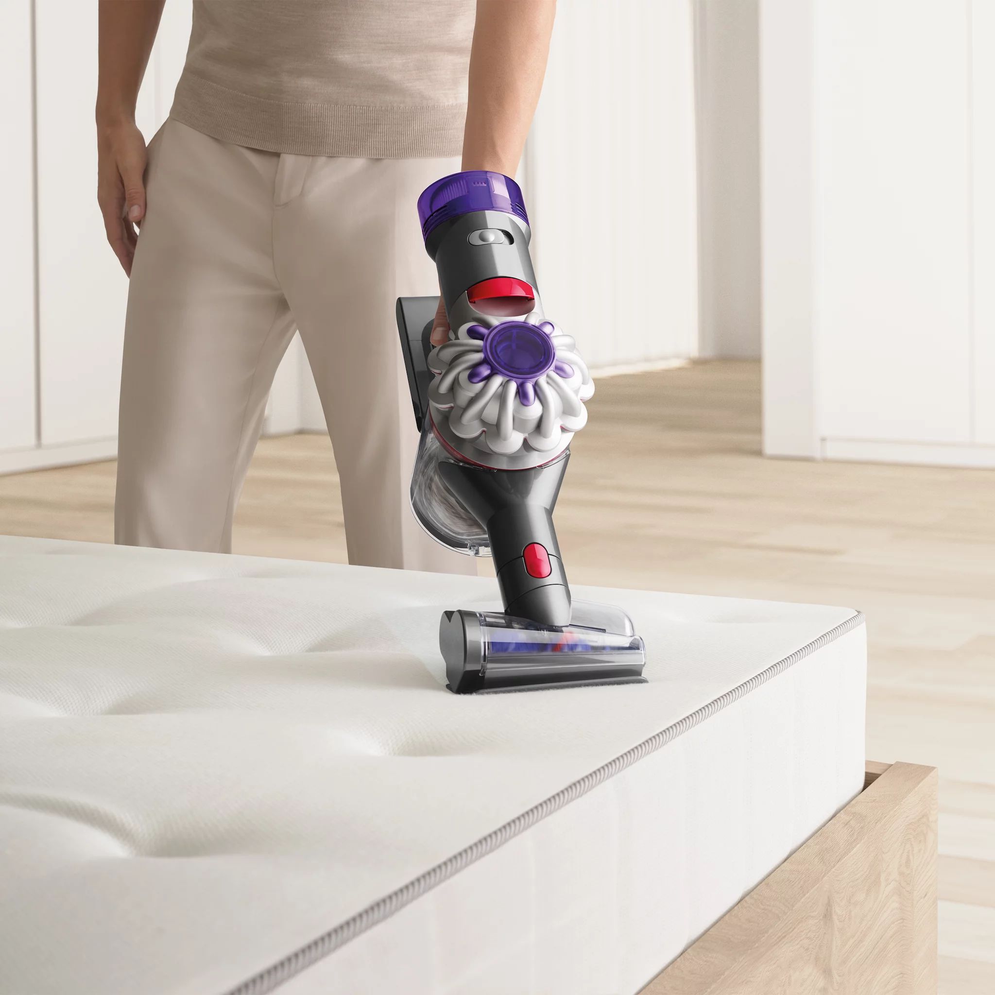 Dyson V8 Absolute, Silber/ Gelb