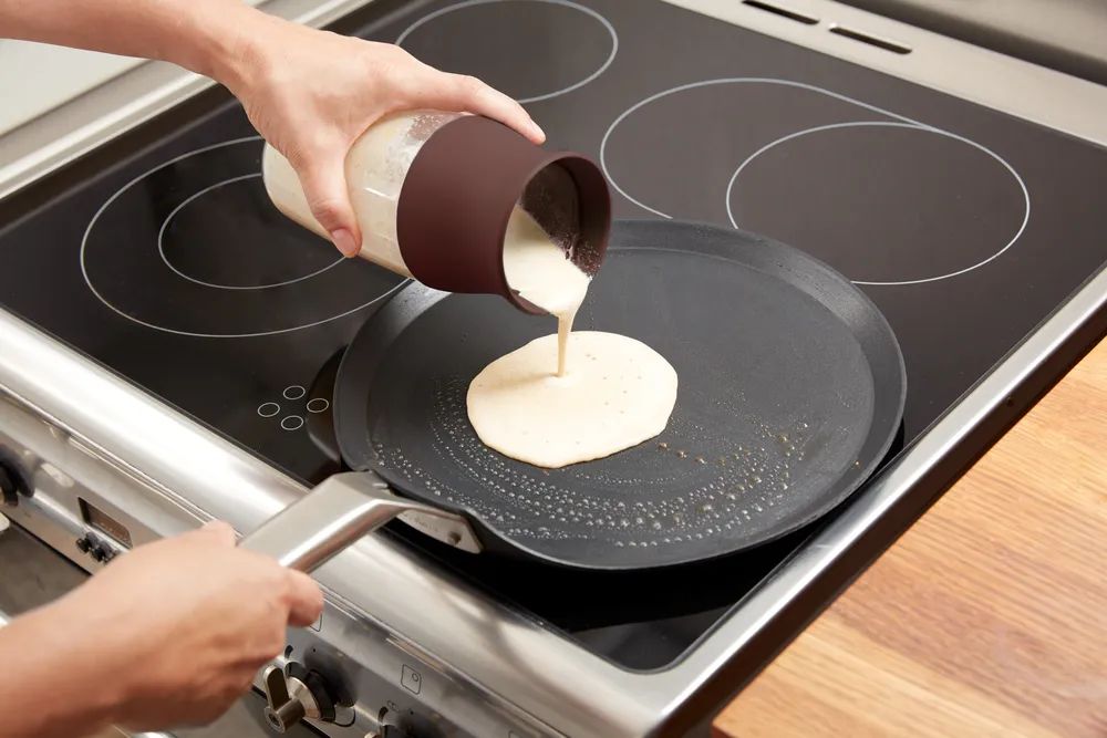 Lékué Pfannkuchenteig-Shaker - Brown