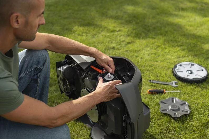 Husqvarna AUTOMOWER RADREINIGER