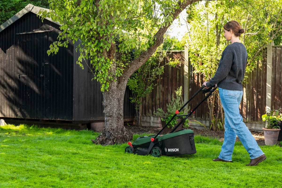 Bosch Rotak 18V-34 Akku-Rasenmäher solo