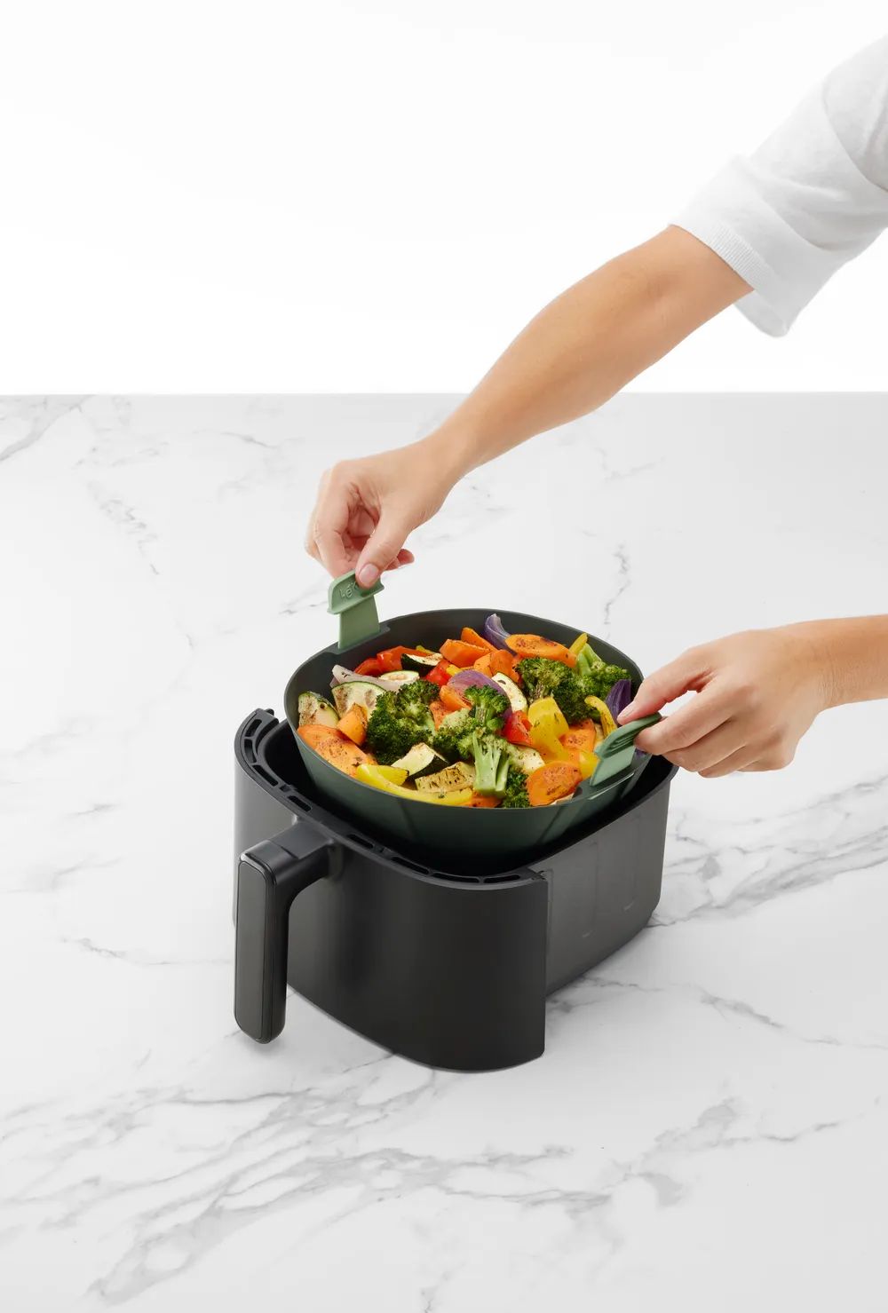 LéKUé Air Fryer Basket XL