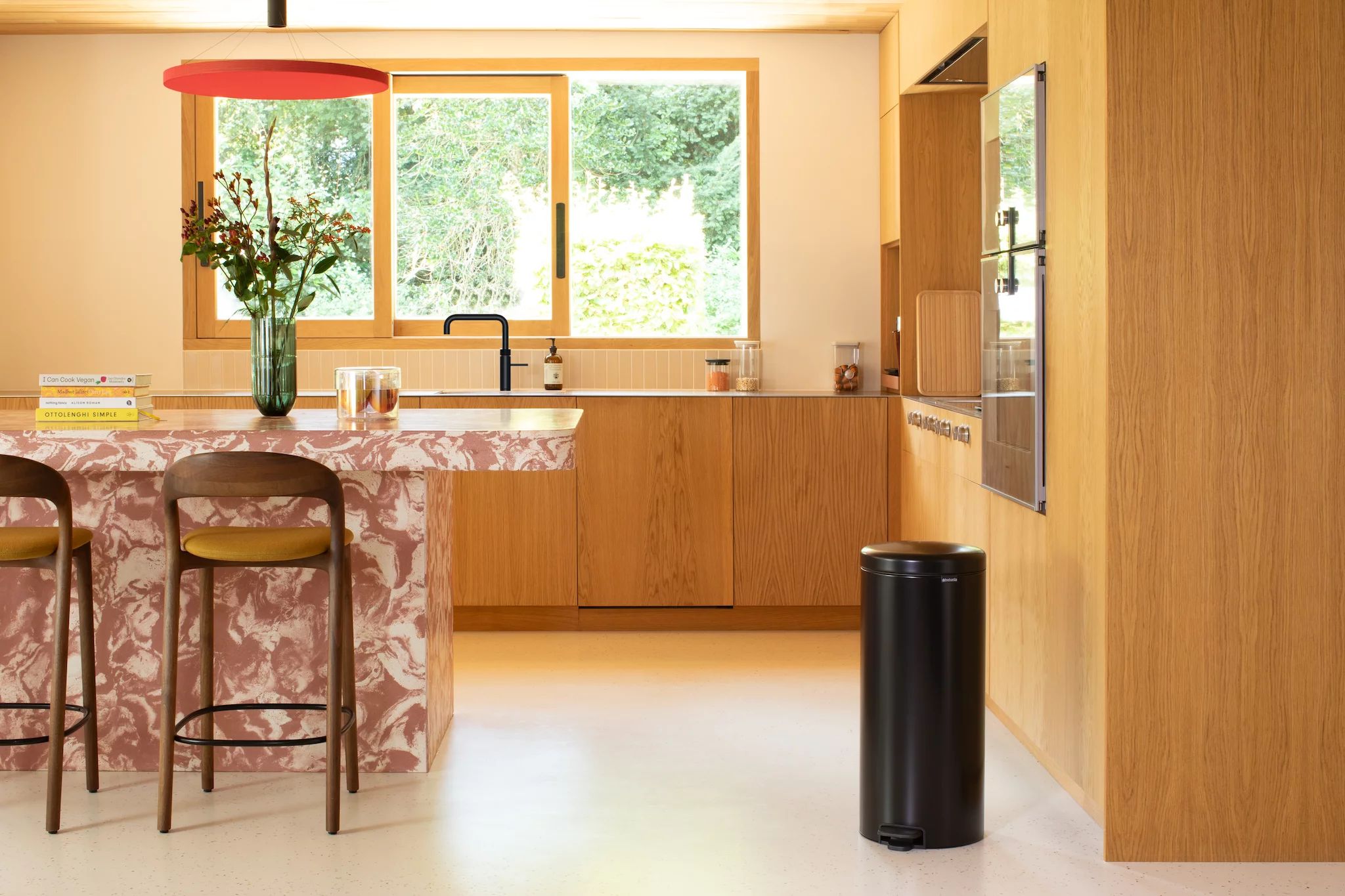Brabantia newIcon Treteimer 30l mit Kunststoffeinsatz, Matt Black