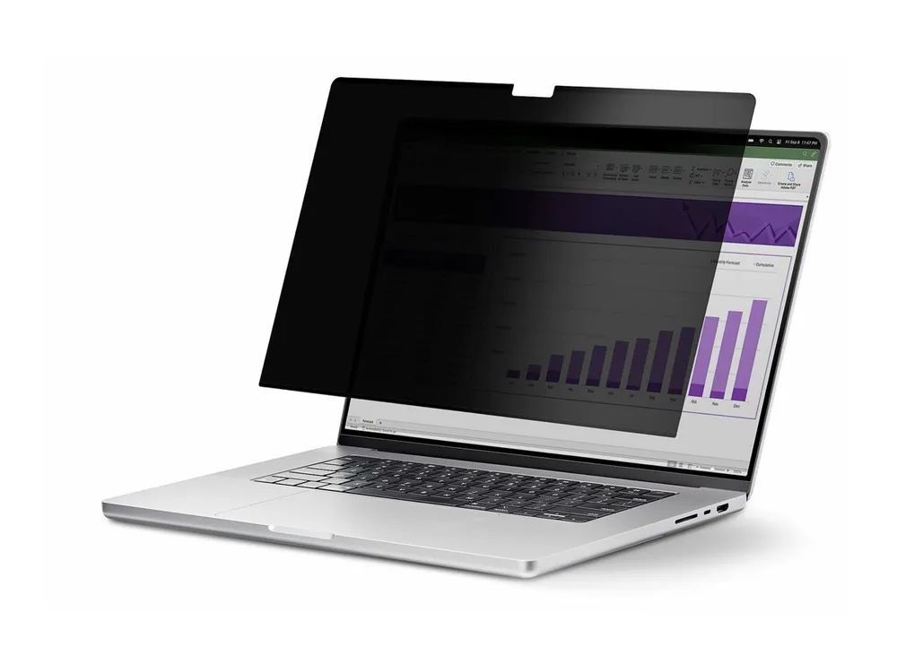 StarTech.com 14-inch MacBook Pro 21/23 Laptop Privacy Screen, Removable and Reversible Anti-Glare Privacy Filter, Magnetic Laptop Screen Protector with +/- 30 Deg. Viewing Angle - 51% Blue Light Reduction (142MM-PRIVACY-SCREEN)