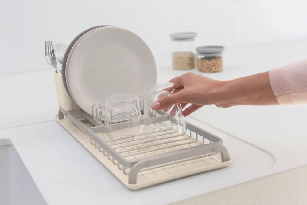 Brabantia SinkSide Kompaktes Abtropfgestell - Soft Beige