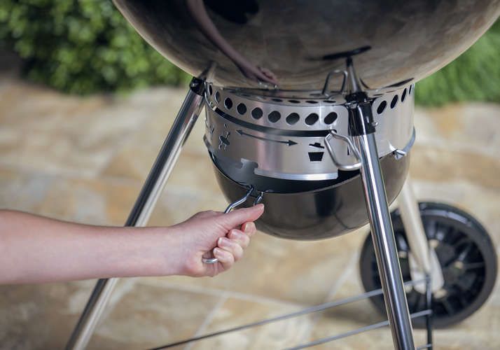 Weber Master-Touch Premium E-5770, Black