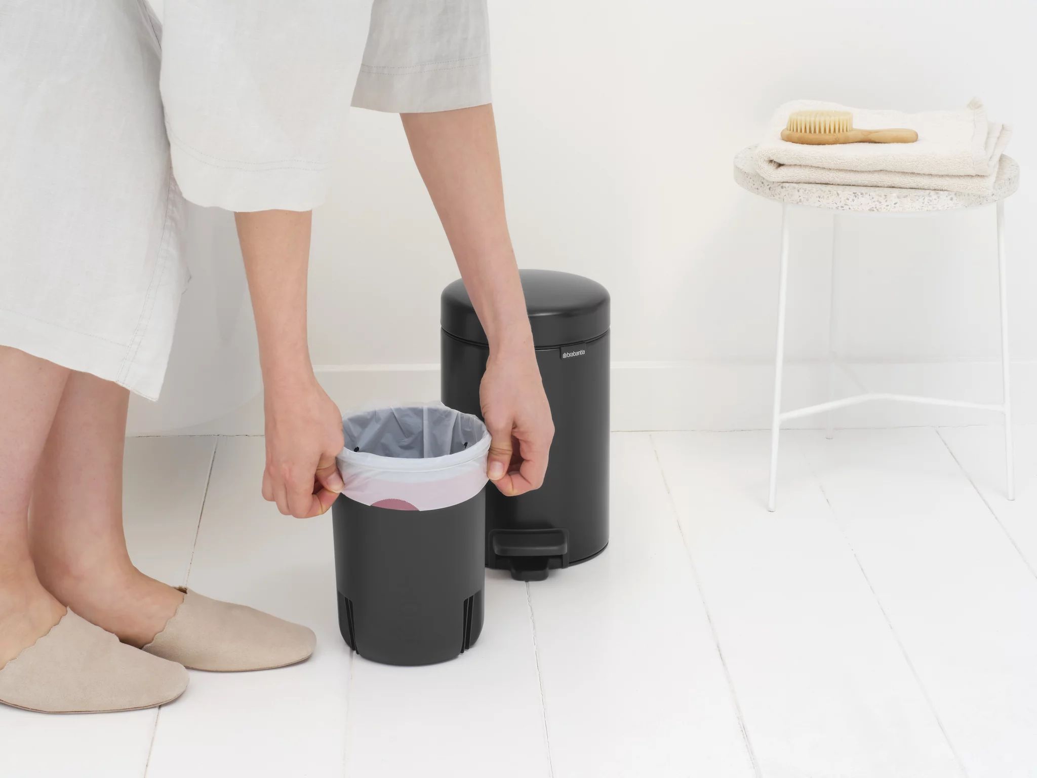 Brabantia newIcon Treteimer 3l mit Kunststoffeinsatz, Matt Black