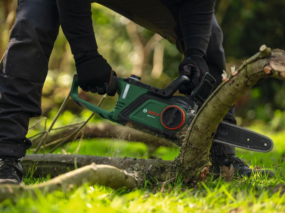 Bosch PKE18V-30-28 Akku-Kettensäge solo
