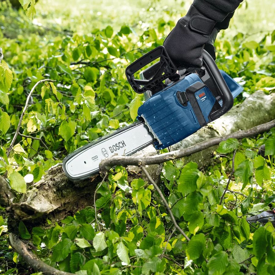 Bosch GKE 18V-40 Akku-Kettensäge Kit