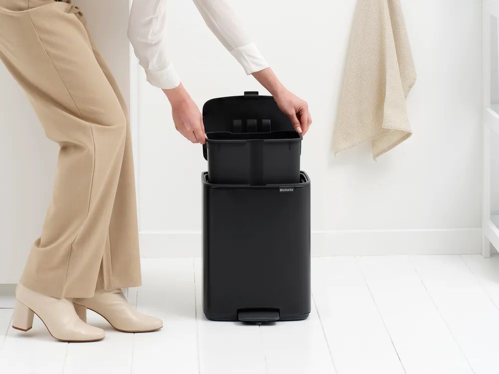 Brabantia Bo Treteimer, 12L - Matt Black