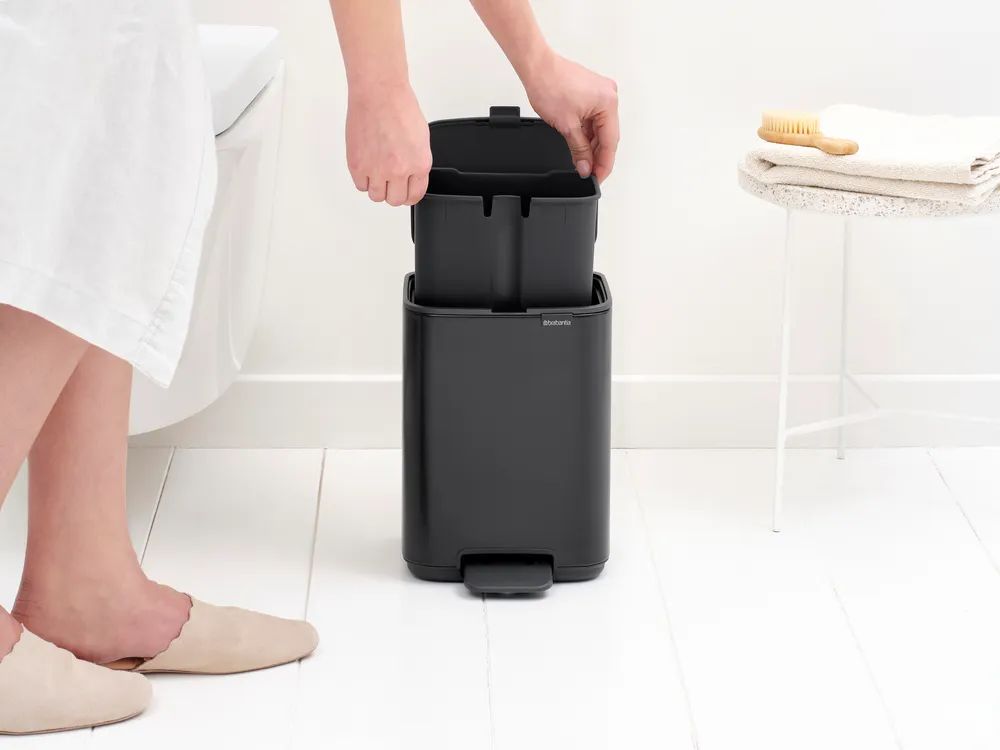 Brabantia Bo Treteimer, 4L - Matt Black