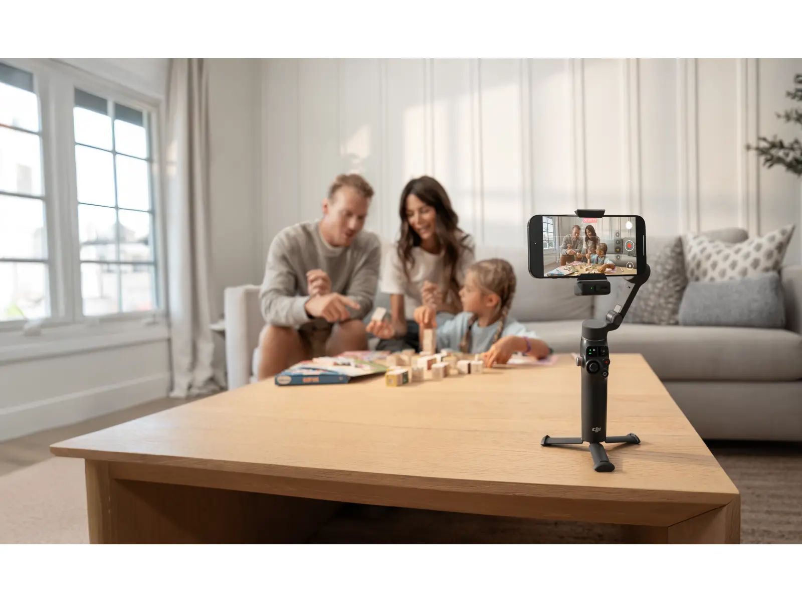 DJI Osmo Mobile 8 Standard Combo