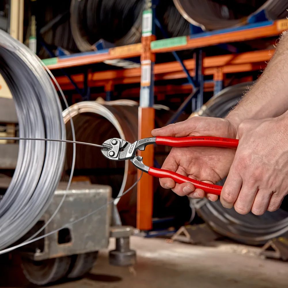 KNIPEX CoBolt® XL Kompakt-Bolzenschneider mit Kunststoff überzogen schwarz atramentiert 250 mm