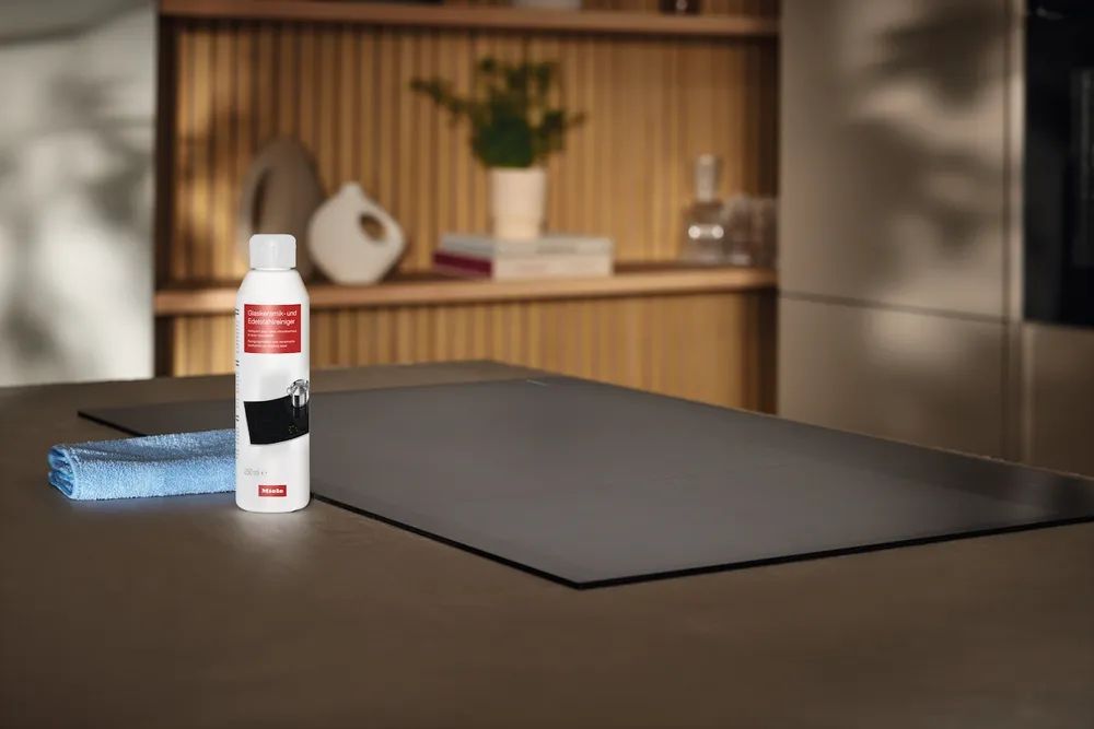 Miele GP CL KM 0252 L Glaskeramik-/Edelstahlreiniger, 250 ml