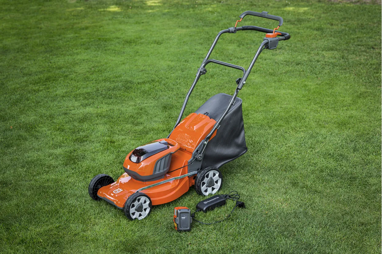 Husqvarna Rasenmäher LC 137i Set