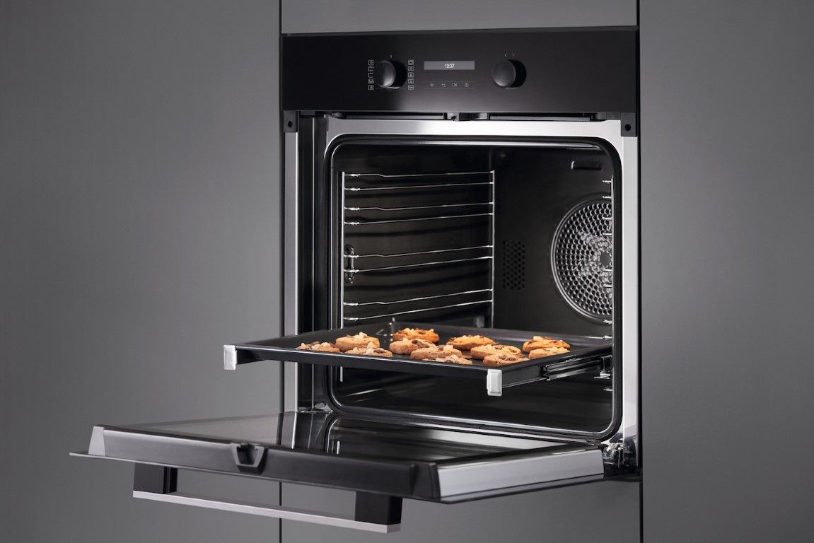 Miele Einbau-Backofen H 2467 BP Obsidianschwarz