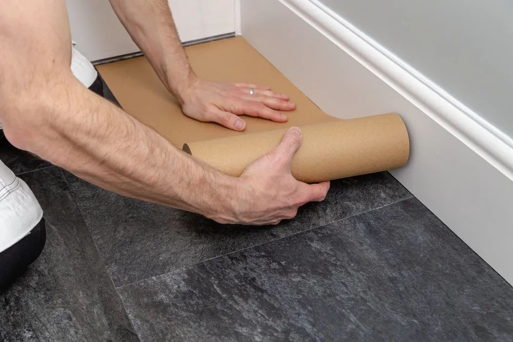 Tesa 74922-01 - klebendes Schutzpapier 50 m x 30 cm