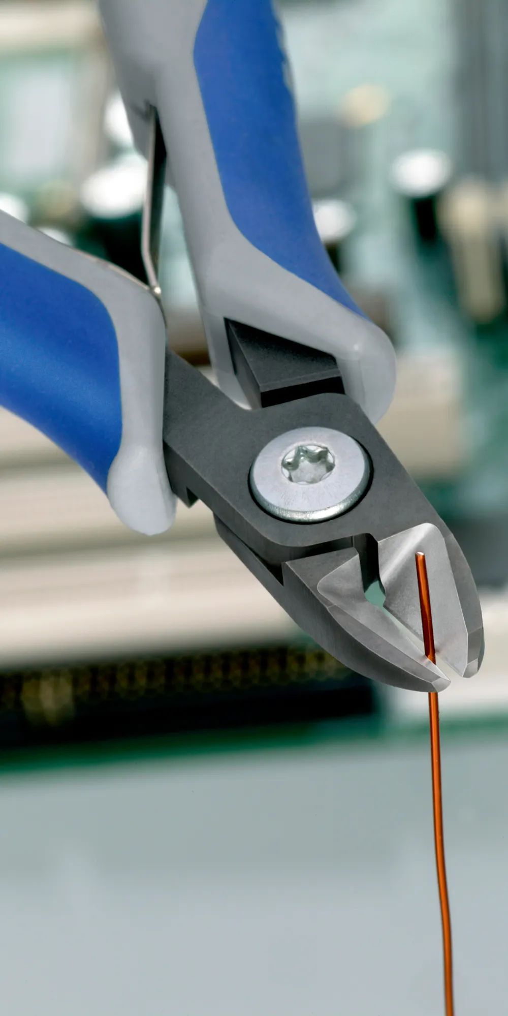 KNIPEX Präzisions-Elektronik-Seitenschneider mit Mehrkomponenten-Hüllen brüniert 125 mm