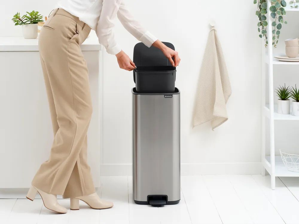 Brabantia Bo Treteimer, 30L - Matt Steel Fingerprint Proof